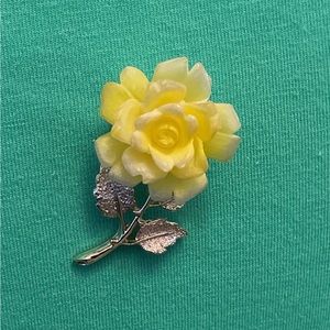 Vintage Medium Yellow Rose Brooch.